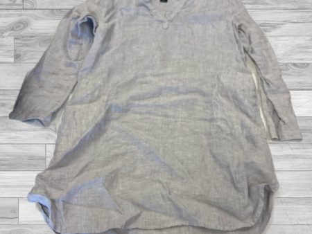 Top Long Sleeve By Tahari By Arthur Levine In Grey, Size: M Online now