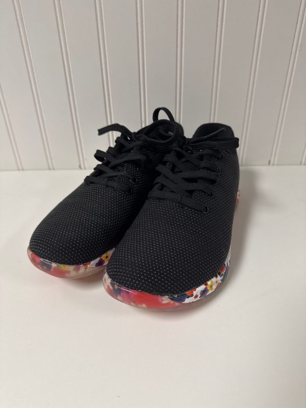 Shoes Sneakers By Clothes Mentor In Floral Print, Size: 7.5 on Sale